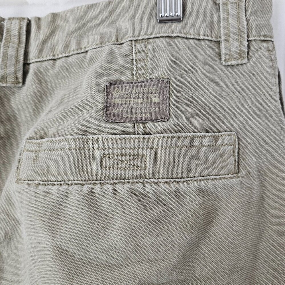 READ Columbia Khaki Pants Mens 34x30 Straight Leg Distressed Outdoor Hiking Y2K - Picture 13 of 14